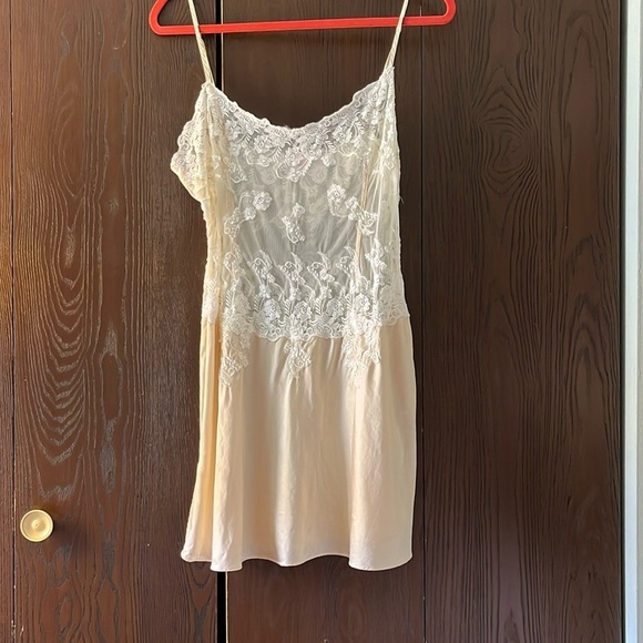 Victoria Secret spaghetti strapped nightgown. Short with see through top. Size L - Picture 1 of 6
